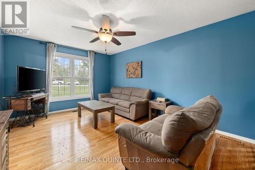 243 Cross Road, Tyendinaga, ON - Indoor Photo Showing Living Room