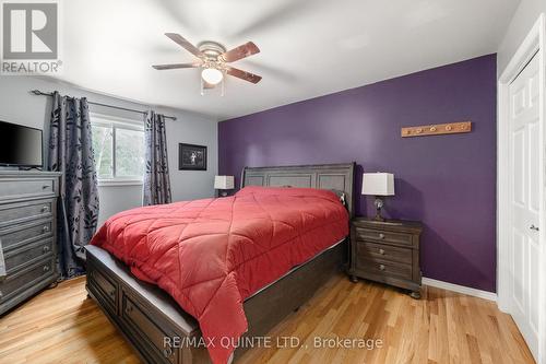 243 Cross Road, Tyendinaga, ON - Indoor Photo Showing Bedroom