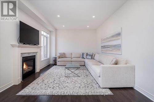 167 Inverness Way, Bradford West Gwillimbury, ON - Indoor Photo Showing Living Room With Fireplace