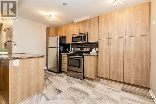 122 Sternes, Ottawa, ON - Indoor Photo Showing Kitchen