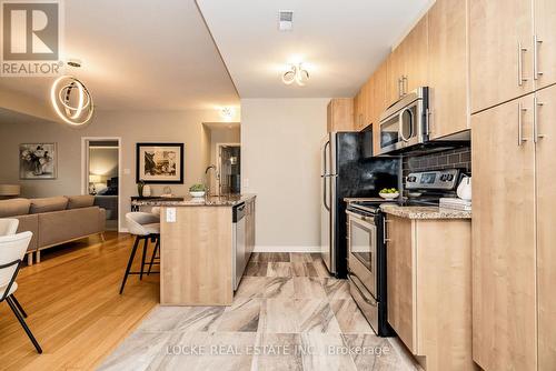 122 Sternes, Ottawa, ON - Indoor Photo Showing Kitchen