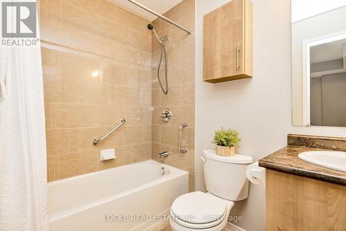 122 Sternes, Ottawa, ON - Indoor Photo Showing Bathroom