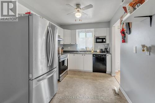 3190 Bannon Way, Ottawa, ON - Indoor Photo Showing Kitchen With Double Sink