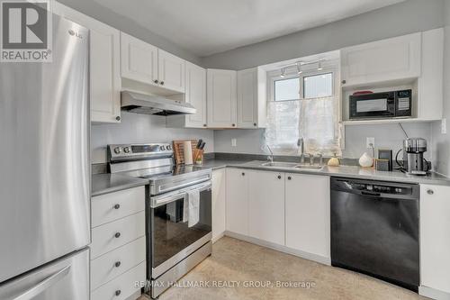 3190 Bannon Way, Ottawa, ON - Indoor Photo Showing Kitchen With Double Sink