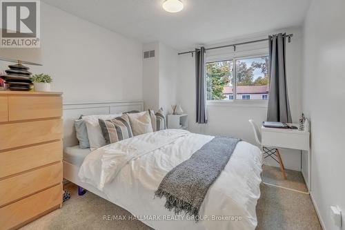 3190 Bannon Way, Ottawa, ON - Indoor Photo Showing Bedroom