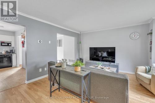 3190 Bannon Way, Ottawa, ON - Indoor Photo Showing Living Room