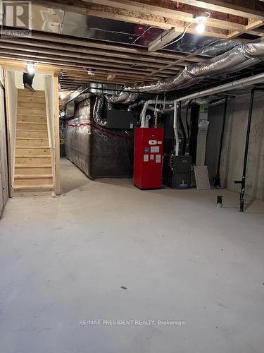 1423 Oakmont Common, Burlington, ON - Indoor Photo Showing Basement