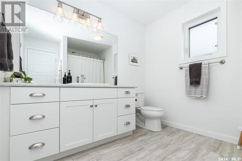 822 Childers Rise, Saskatoon, SK - Indoor Photo Showing Bathroom