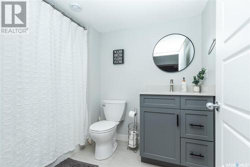 822 Childers Rise, Saskatoon, SK - Indoor Photo Showing Bathroom