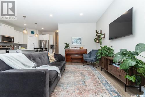 822 Childers Rise, Saskatoon, SK - Indoor Photo Showing Living Room