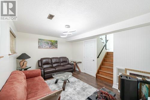 6 Foxacre Row, Brampton, ON - Indoor Photo Showing Living Room