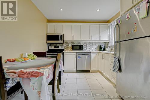 70 - 70 Mccallum Court, Brampton, ON - Indoor Photo Showing Kitchen