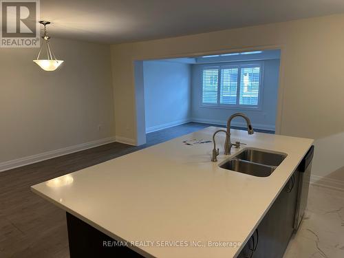 534 Allport Gate, Milton, ON - Indoor Photo Showing Kitchen With Double Sink