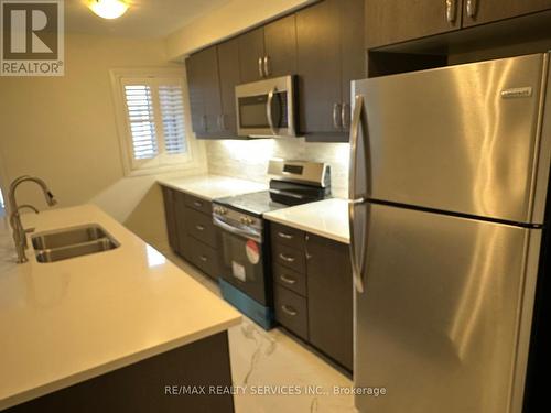 534 Allport Gate, Milton, ON - Indoor Photo Showing Kitchen With Double Sink With Upgraded Kitchen