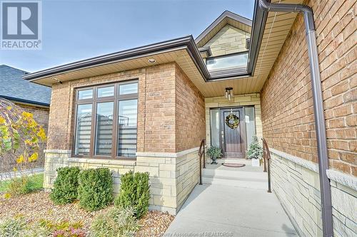 325 Lakewood Crescent, Tecumseh, ON - Outdoor