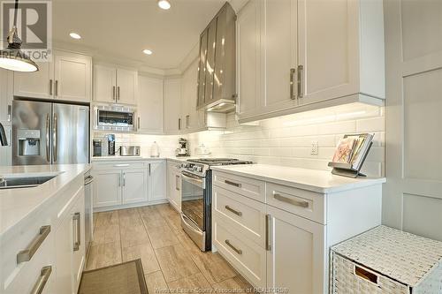 325 Lakewood Crescent, Tecumseh, ON - Indoor Photo Showing Kitchen With Double Sink With Upgraded Kitchen