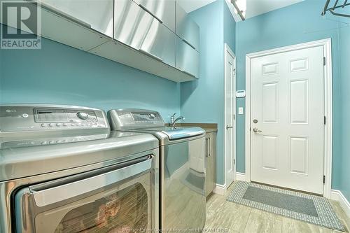 325 Lakewood Crescent, Tecumseh, ON - Indoor Photo Showing Laundry Room