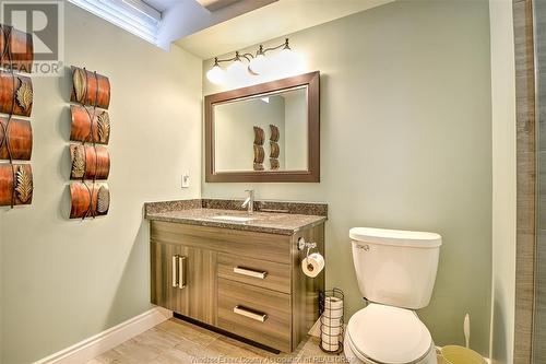 325 Lakewood Crescent, Tecumseh, ON - Indoor Photo Showing Bathroom