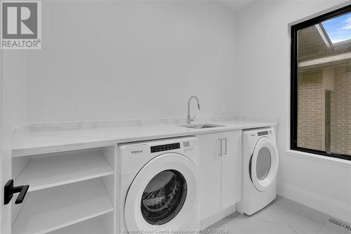 612 Lily Mac Boulevard, Windsor, ON - Indoor Photo Showing Laundry Room