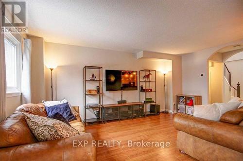 76 - 2670 Battleford Road, Mississauga, ON - Indoor Photo Showing Living Room