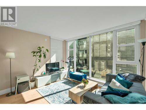 306 538 W 7 Avenue, Vancouver, BC - Indoor Photo Showing Living Room