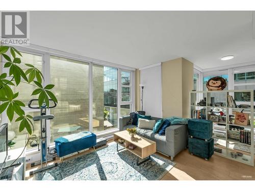 306 538 W 7 Avenue, Vancouver, BC - Indoor Photo Showing Living Room