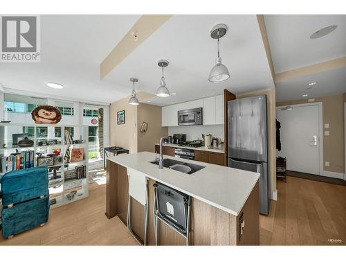 306 538 W 7 Avenue, Vancouver, BC - Indoor Photo Showing Kitchen With Double Sink