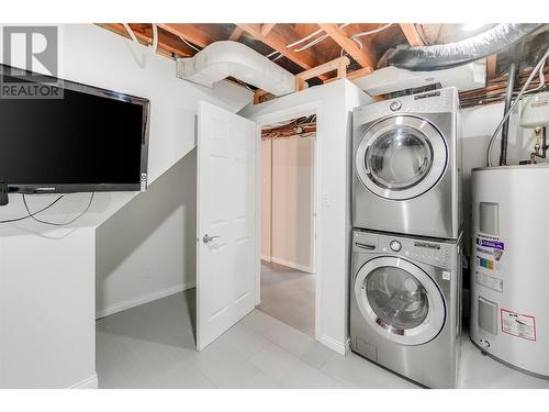 201 Diana Crescent, Trail, BC - Indoor Photo Showing Laundry Room