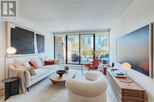 307 - 18A Hazelton Avenue, Toronto, ON - Indoor Photo Showing Living Room