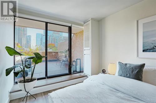 307 - 18A Hazelton Avenue, Toronto, ON - Indoor Photo Showing Bedroom