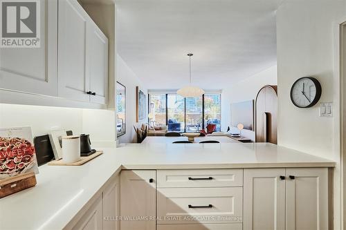 307 - 18A Hazelton Avenue, Toronto, ON - Indoor Photo Showing Kitchen