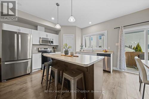 54 Vimy Ridge Crescent N, Arnprior, ON - Indoor Photo Showing Kitchen With Upgraded Kitchen