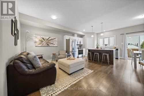 54 Vimy Ridge Crescent N, Arnprior, ON - Indoor Photo Showing Living Room