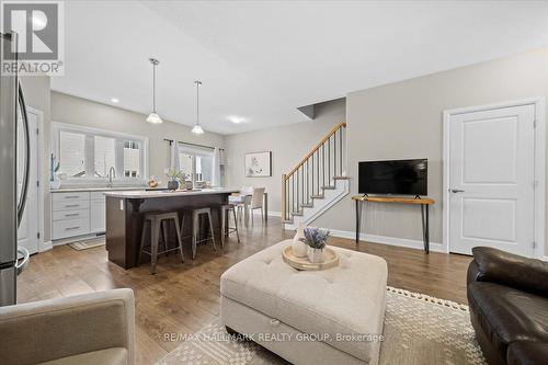 54 Vimy Ridge Crescent N, Arnprior, ON - Indoor Photo Showing Living Room