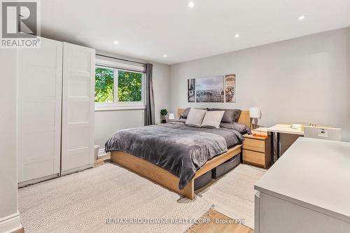 1230 Wood Place, Oakville, ON - Indoor Photo Showing Bedroom