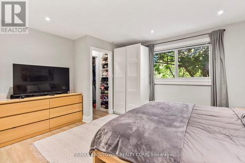 1230 Wood Place, Oakville, ON - Indoor Photo Showing Bedroom