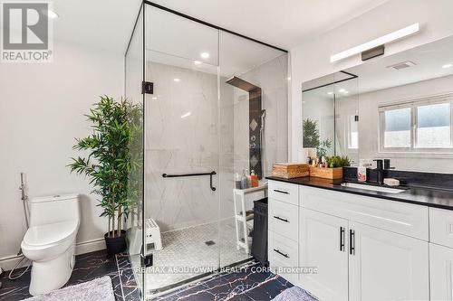 1230 Wood Place, Oakville, ON - Indoor Photo Showing Bathroom