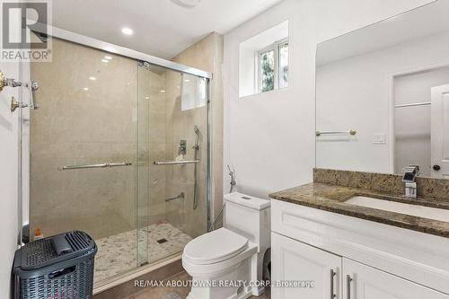 1230 Wood Place, Oakville, ON - Indoor Photo Showing Bathroom