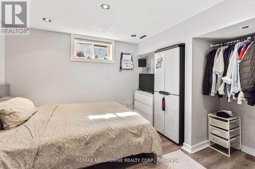 1230 Wood Place, Oakville, ON - Indoor Photo Showing Bedroom