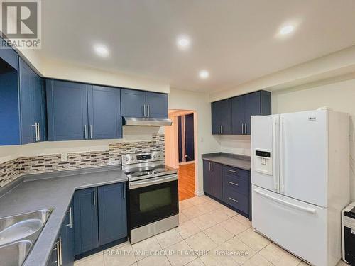 Upper - 9 Hardwick Drive S, Brampton, ON - Indoor Photo Showing Kitchen