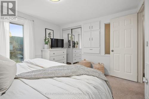 68 Third Avenue, Oshawa, ON - Indoor Photo Showing Bedroom