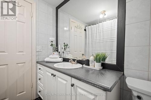 68 Third Avenue, Oshawa, ON - Indoor Photo Showing Bathroom