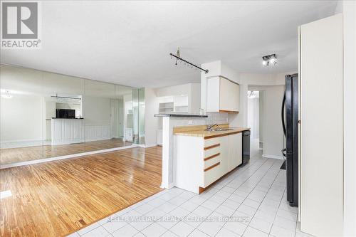 35 - 35 Anderson Place, Aurora, ON - Indoor Photo Showing Kitchen