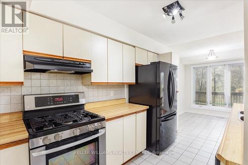 35 - 35 Anderson Place, Aurora, ON - Indoor Photo Showing Kitchen