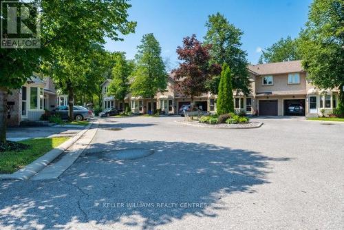 35 - 35 Anderson Place, Aurora, ON - Outdoor With Facade