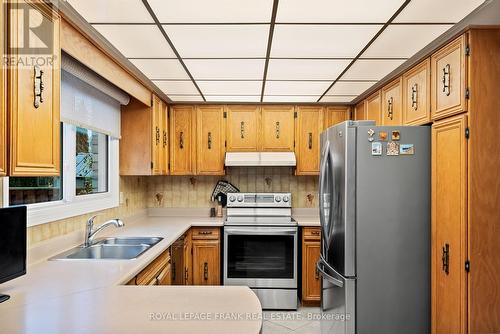 55 Goldberry Square, Toronto (Centennial Scarborough), ON - Indoor Photo Showing Kitchen With Double Sink