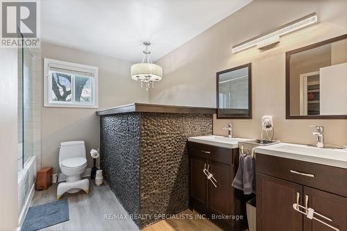 489 Chiddington Avenue, London, ON - Indoor Photo Showing Bathroom