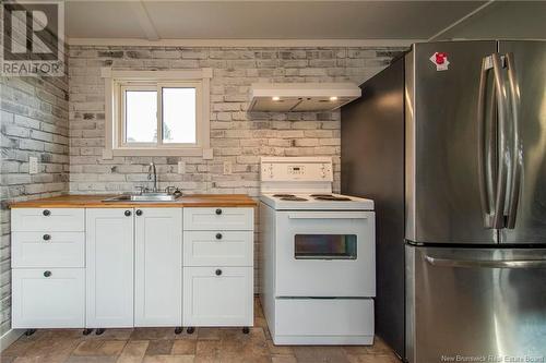 325 Colin Avenue, Saint John, NB - Indoor Photo Showing Kitchen