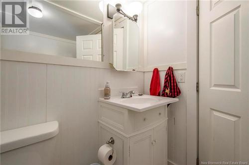 325 Colin Avenue, Saint John, NB - Indoor Photo Showing Bathroom