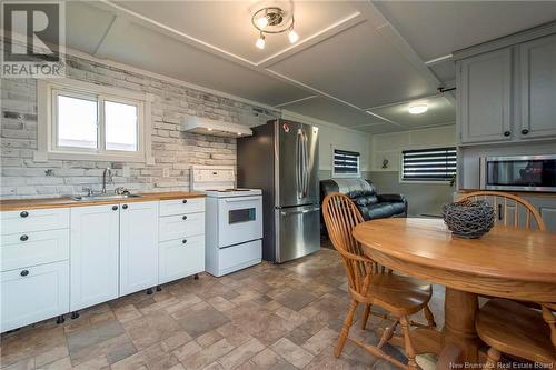 325 Colin Avenue, Saint John, NB - Indoor Photo Showing Kitchen